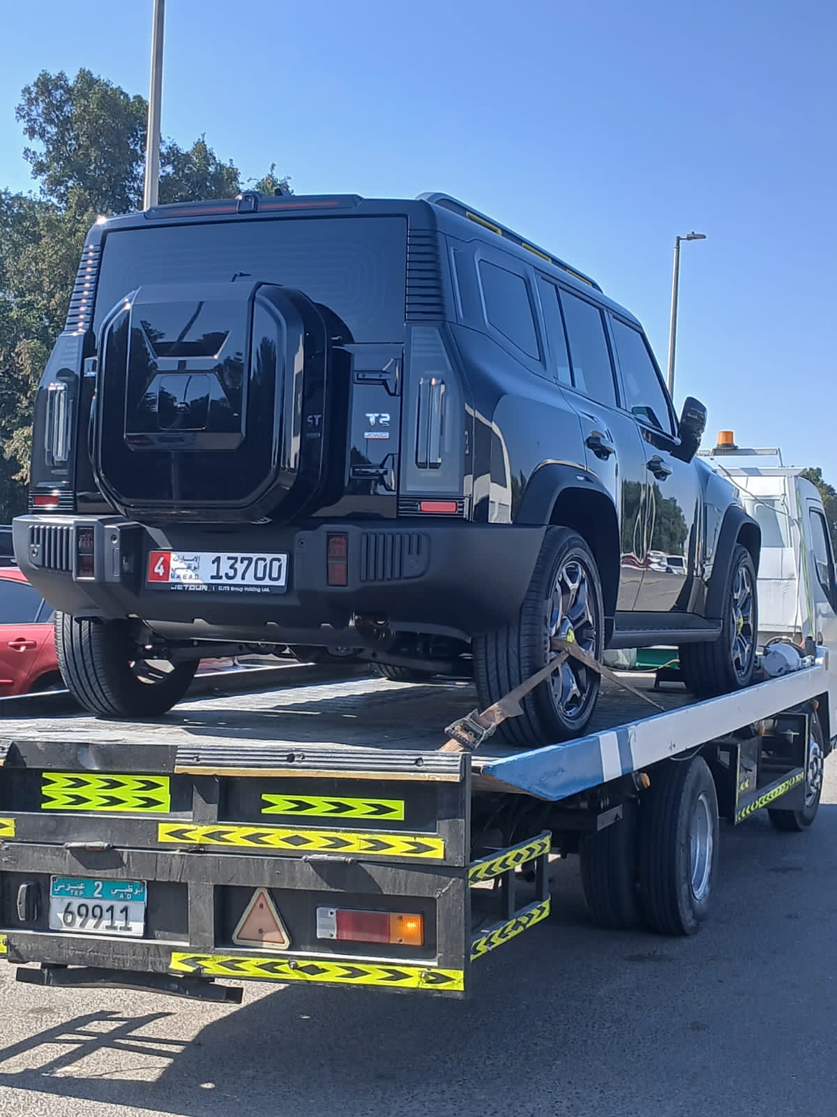 LUXURY CAR TOWING